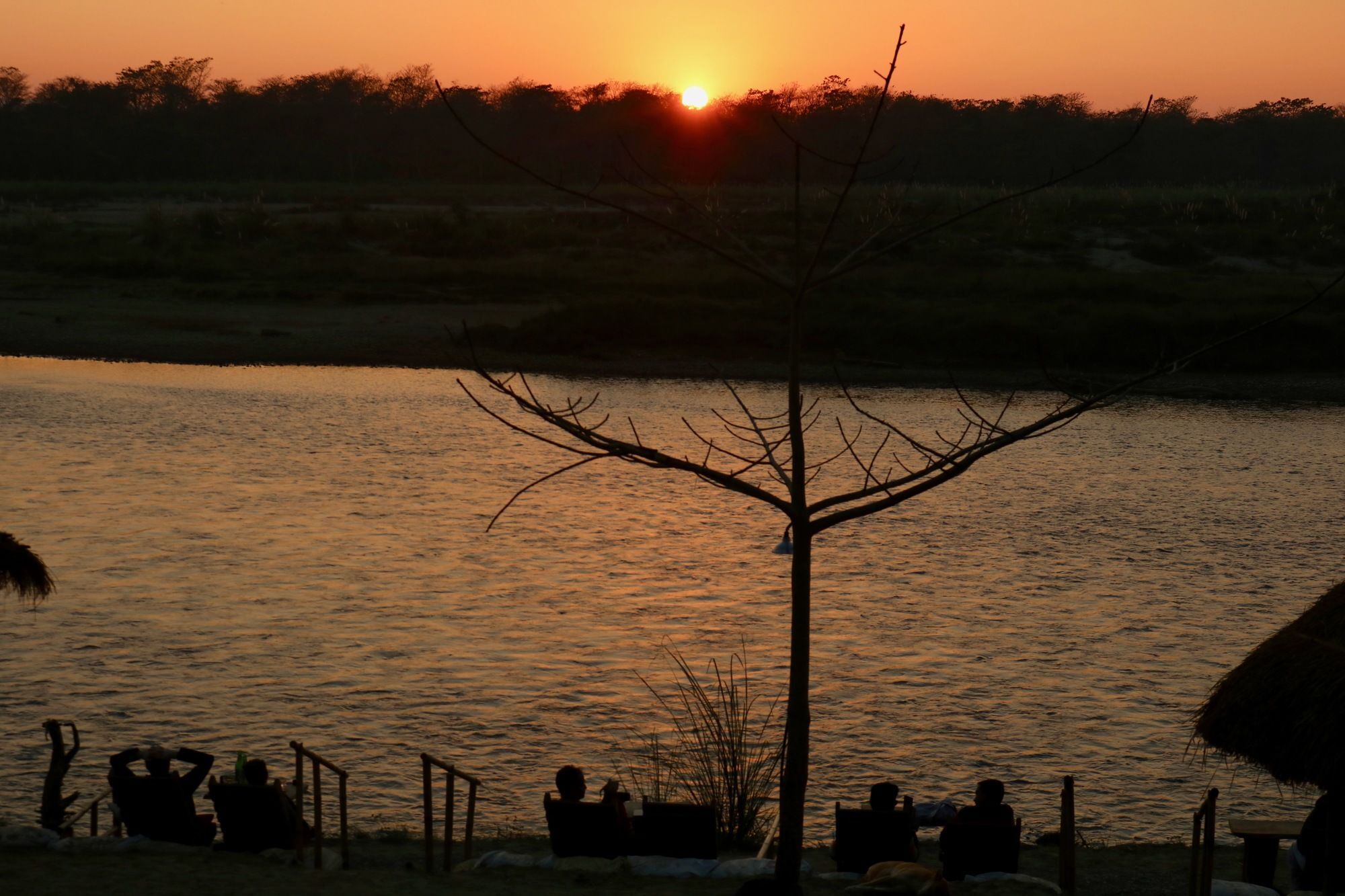 Jungle Sunset Camp Otel Sauraha Dış mekan fotoğraf